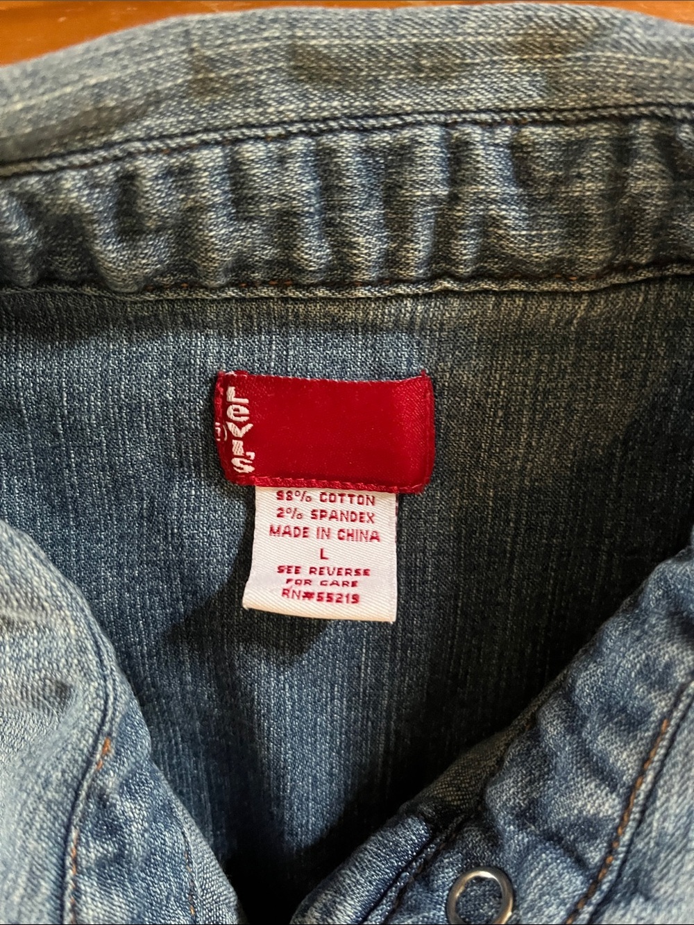 Levi's Light Blue Denim Button-Up Western Shirt - Picture 2 of 4
